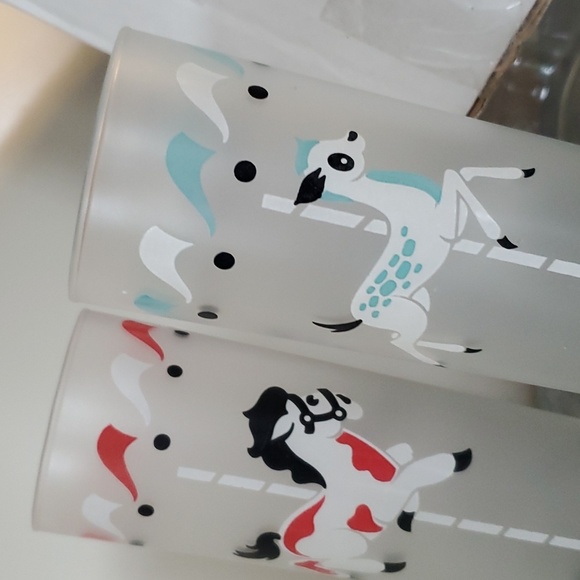 Set of 4 vintage tumblers carousel 🎠 - Picture 2 of 3